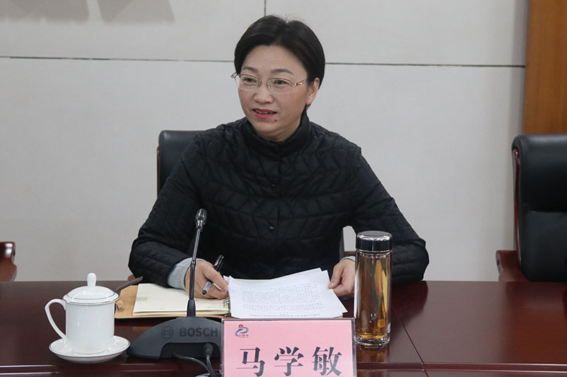 县长马学敏出席签约仪式.jpg
