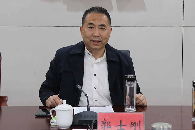 承德市人大常委会副主任、市人大社会委主任委员郭士刚讲话.jpg