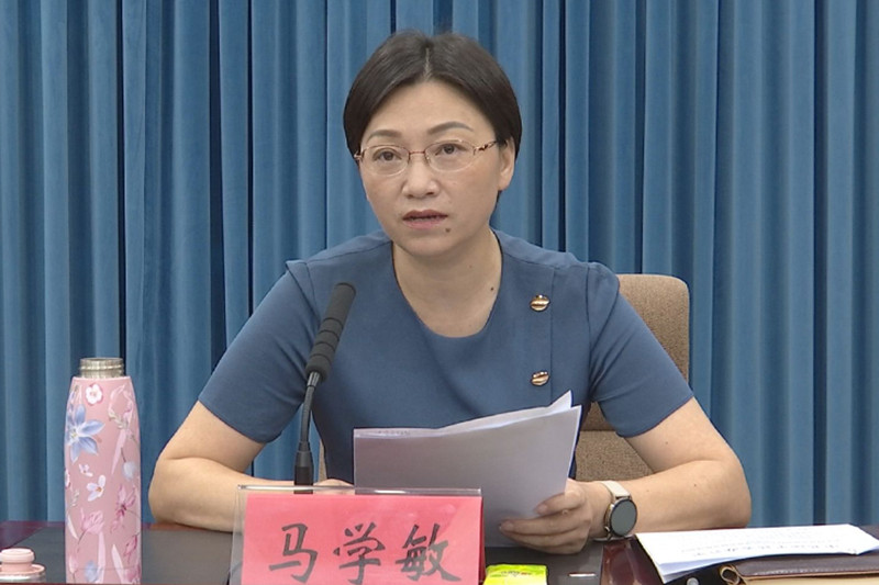 县长马学敏就农村人居环境整治提升推进工作进行安排部署.jpg