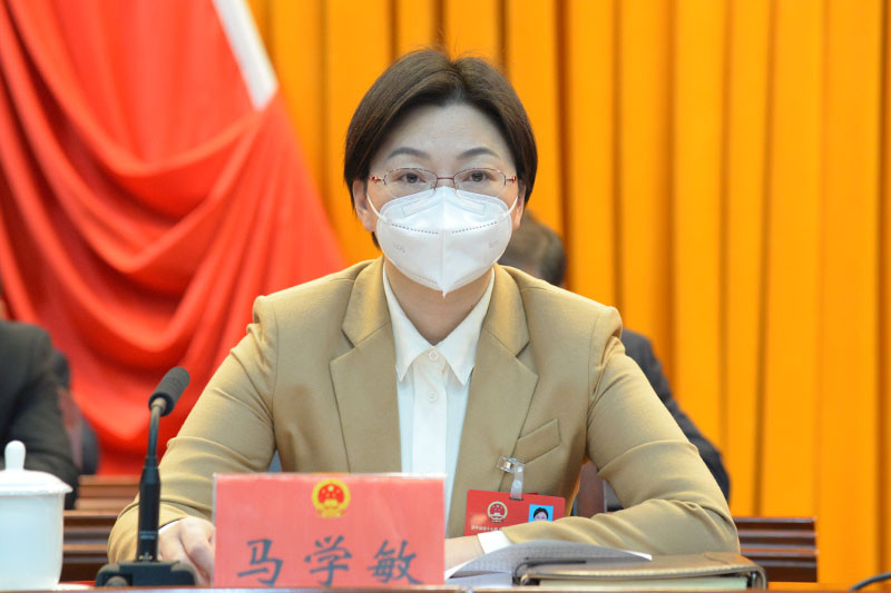 县长马学敏出席会议.jpg