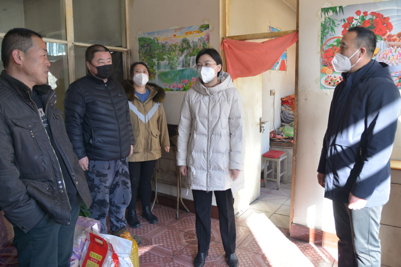 马学敏开展春节走访慰问活动.jpg