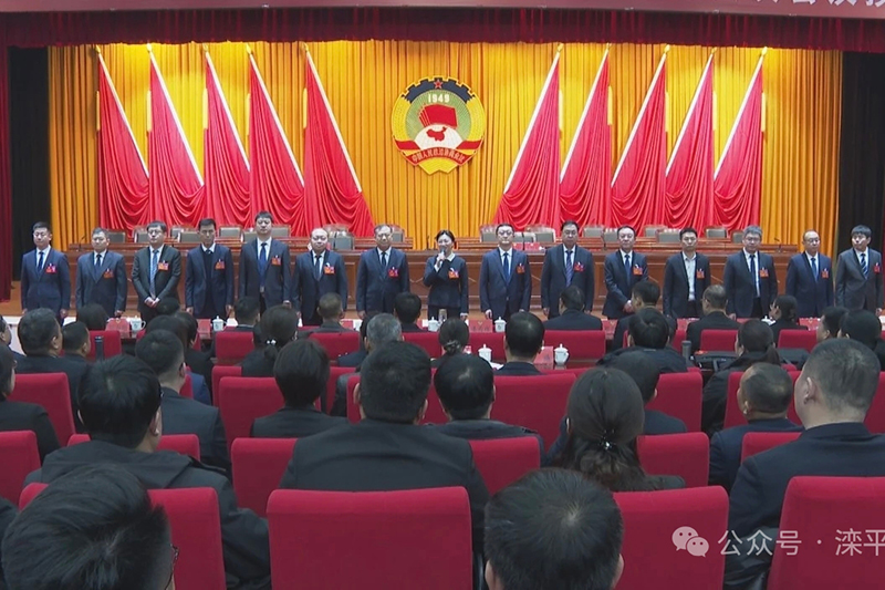 县委书记马学敏 代县长郭耀东看望慰问参会人大代表、政协委员2.jpg