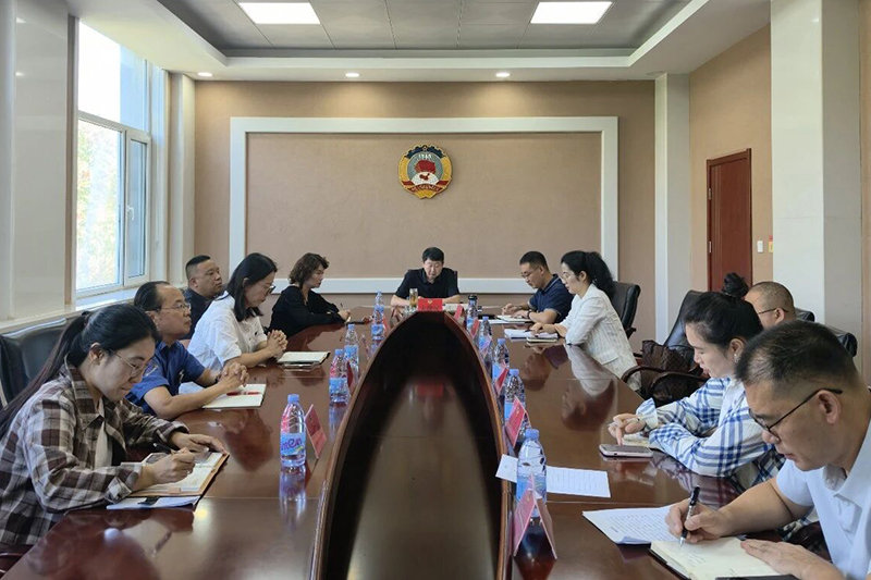 县政协社法委、教科文卫体委召开招商引资专题协商座谈会.jpg